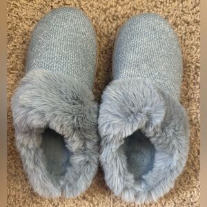 Isotoner Women’s Classic Comfort Clog Slippers Blue Willow Sparkle Size 6.5 NEW